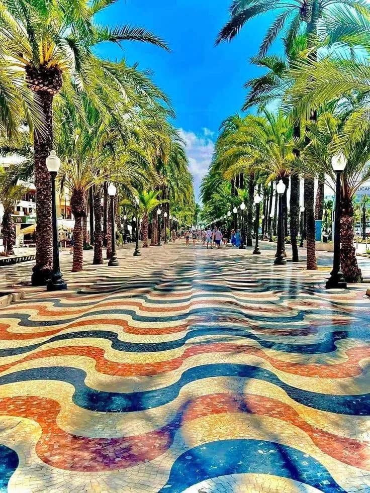 L'Explanada d'Alicante et ses pavés en mosaïque marbrée